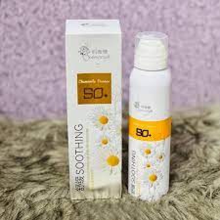 Chamomile Whitening Spray Sunscreen 200ml