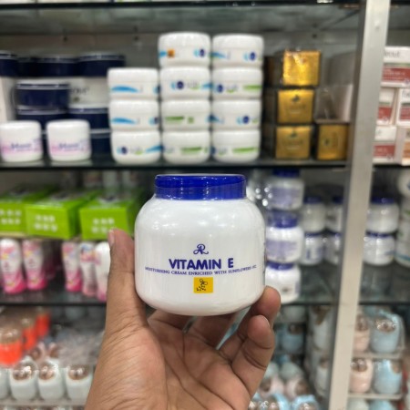 AR Vitamin E Moisturizing Cream Enriched with Sunflower Oil – 200g